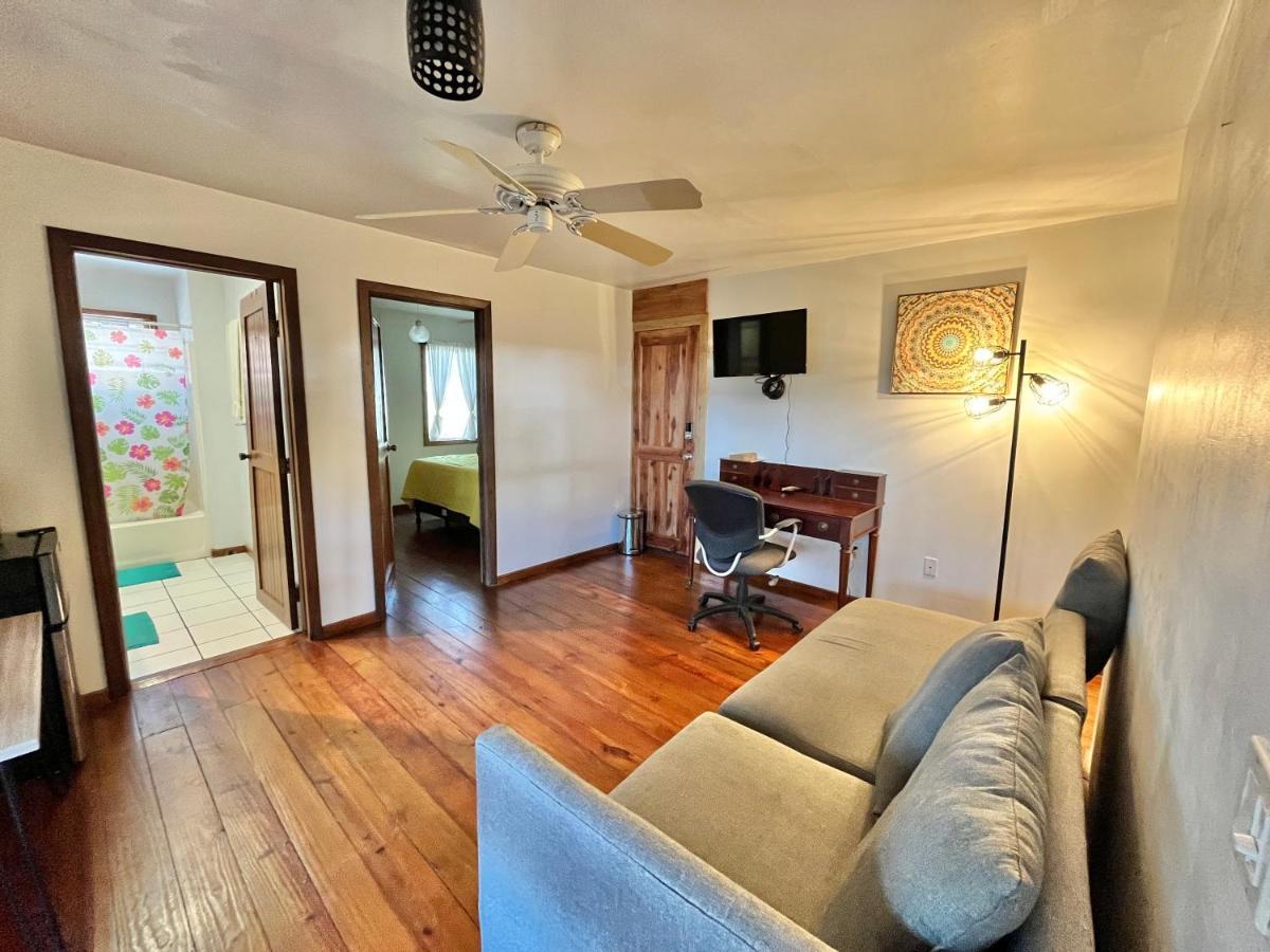 Seabreeze Inn 웨스트 엔드 외부 사진